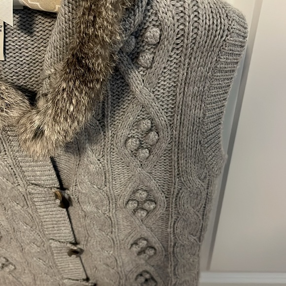 Cable knit vest with faux fur collar/hood - Picture 2 of 7